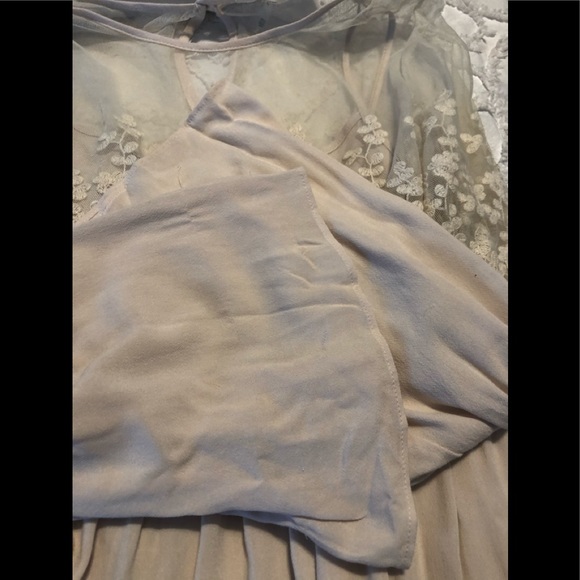 Cream dress - Picture 5 of 6